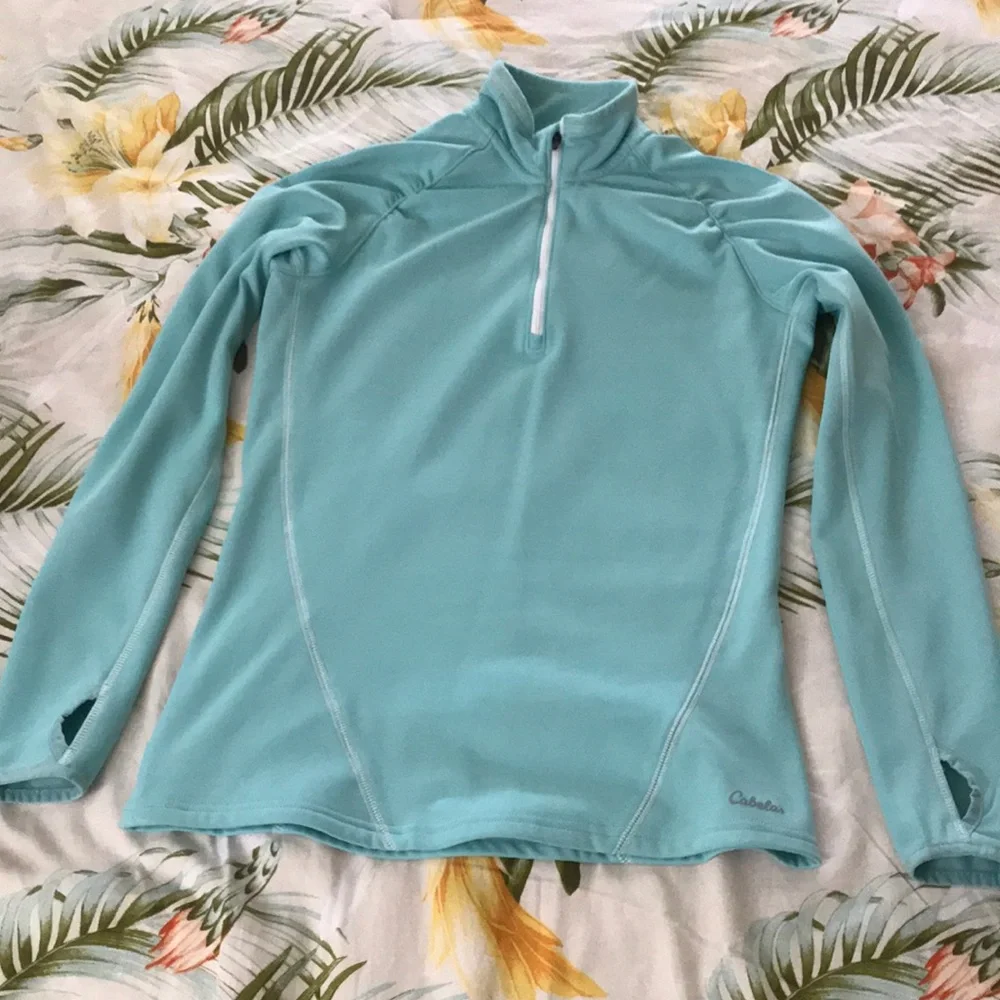 Cabela’s pullover - Picture 1 of 3